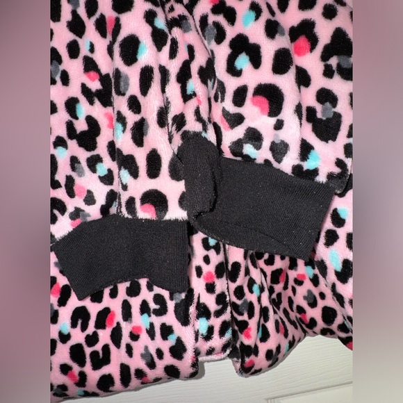 Pink cheetah print onesie size 10/12 - Picture 6 of 8